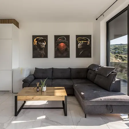 Sea La Vie Apartment