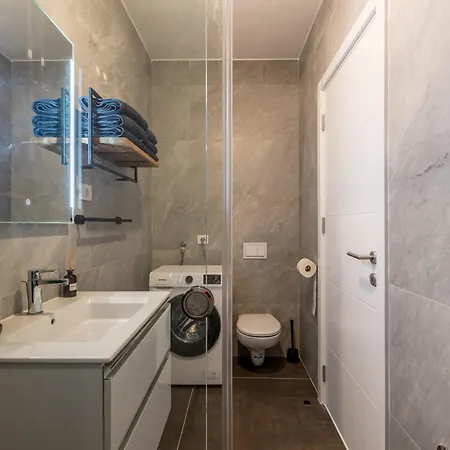 Sea La Vie Apartment *